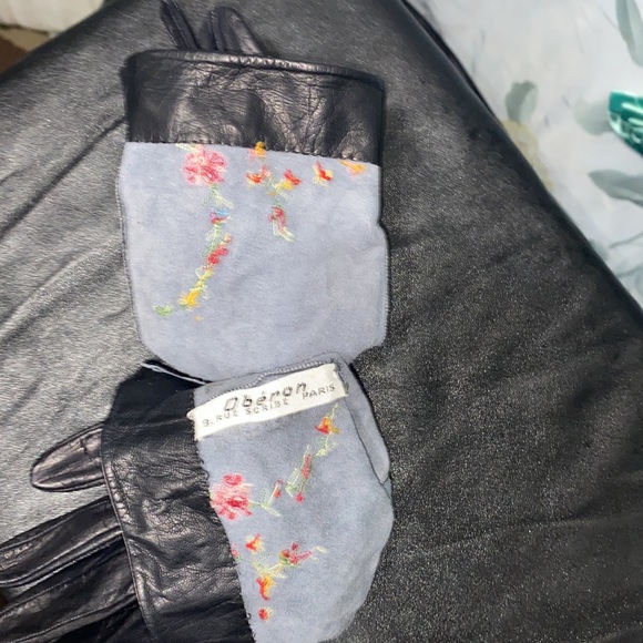 OBERON VINTAGE BLACK EMBROIDERED CALF-SKIN LEATHER GLOVES 3 1/4” Width - Picture 7 of 9